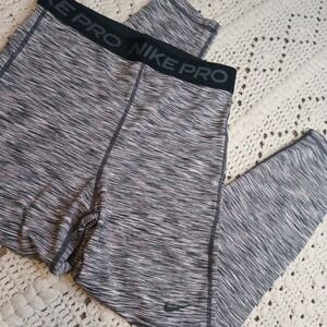 Nike PRO Womens M Training Leggings Crop Grey‎ Pink Heathered Preppy Gym Running